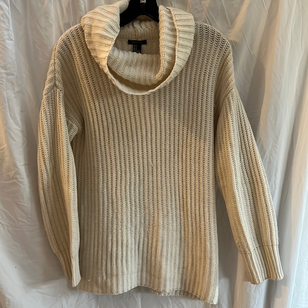White chunky forever 21 turtleneck sweater